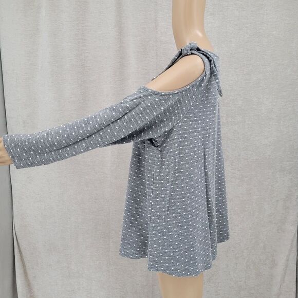 Lane Bryant Women's Plus Size 18/20 Gray Swiss Dot Cold Shoulder Sweater - Picture 7 of 12